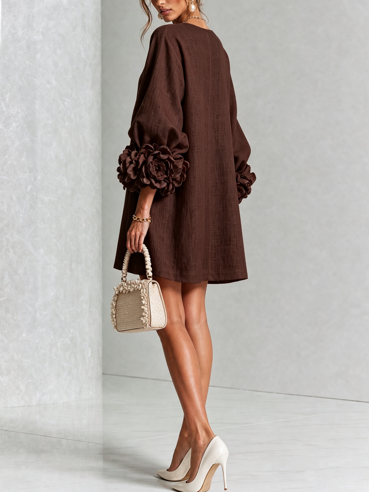 Damen Romantisches Minikleid mit Rosen an den Ärmelbündchen