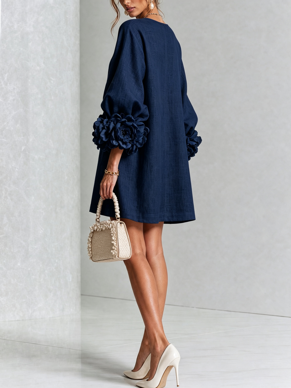 Damen Romantisches Minikleid mit Rosen an den Ärmelbündchen