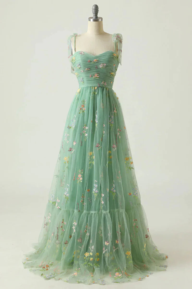 Ballkleid aus besticktem Tüll