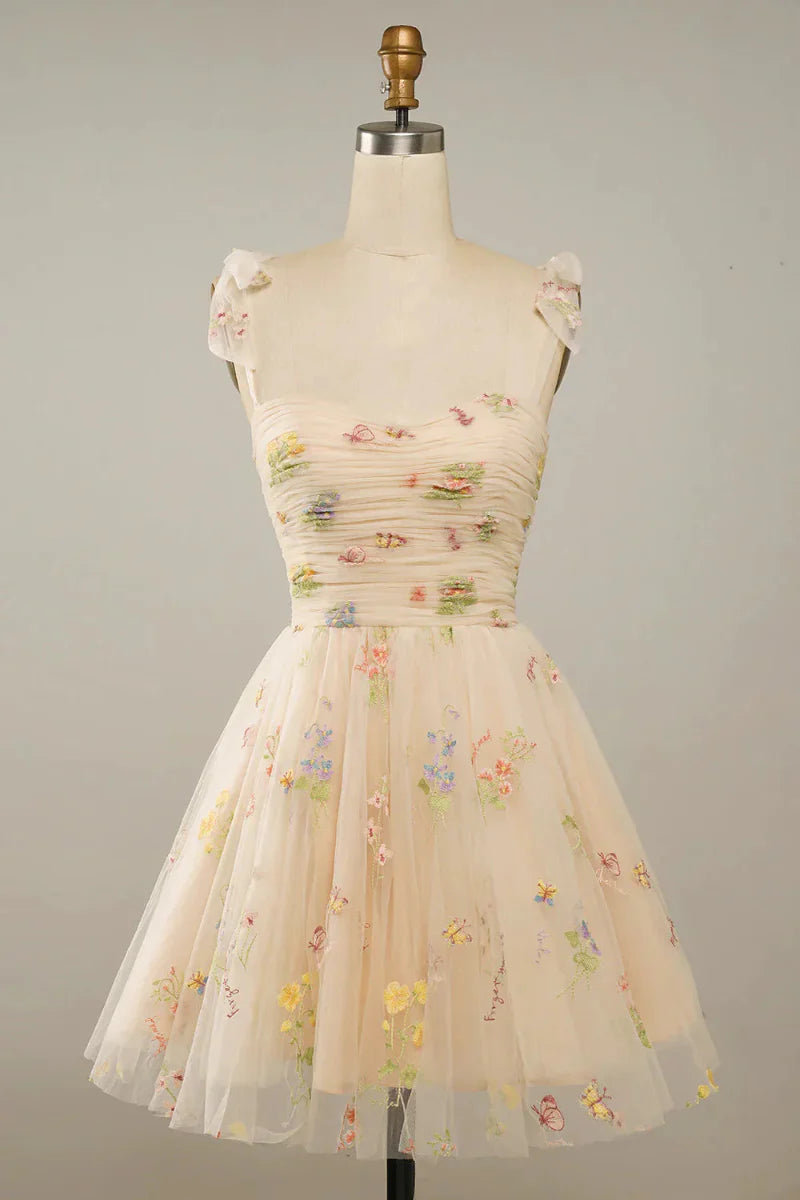 Ballkleid aus besticktem Tüll