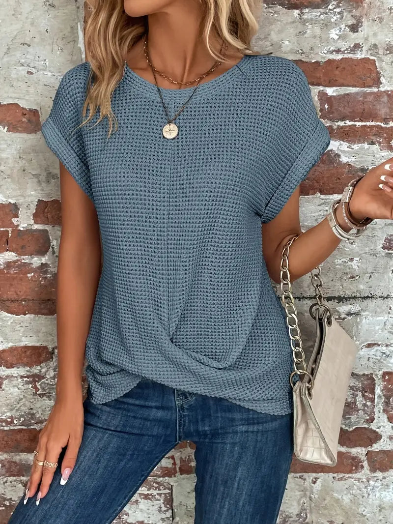 Waffelgestricktes Batwing Soft Light Blue Top mit gedrehtem Saum