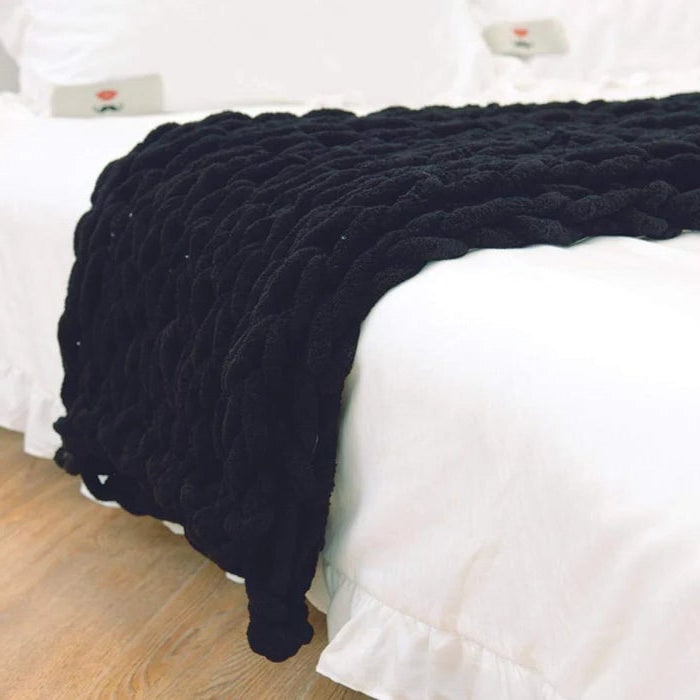 Chunky Knit Throw Blanket with Cosy Chenille Yarn and Oversized Loop Stitches Faux Fur