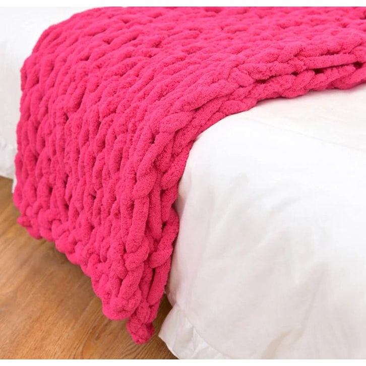 Chunky Knit Throw Blanket with Cosy Chenille Yarn and Oversized Loop Stitches Faux Fur