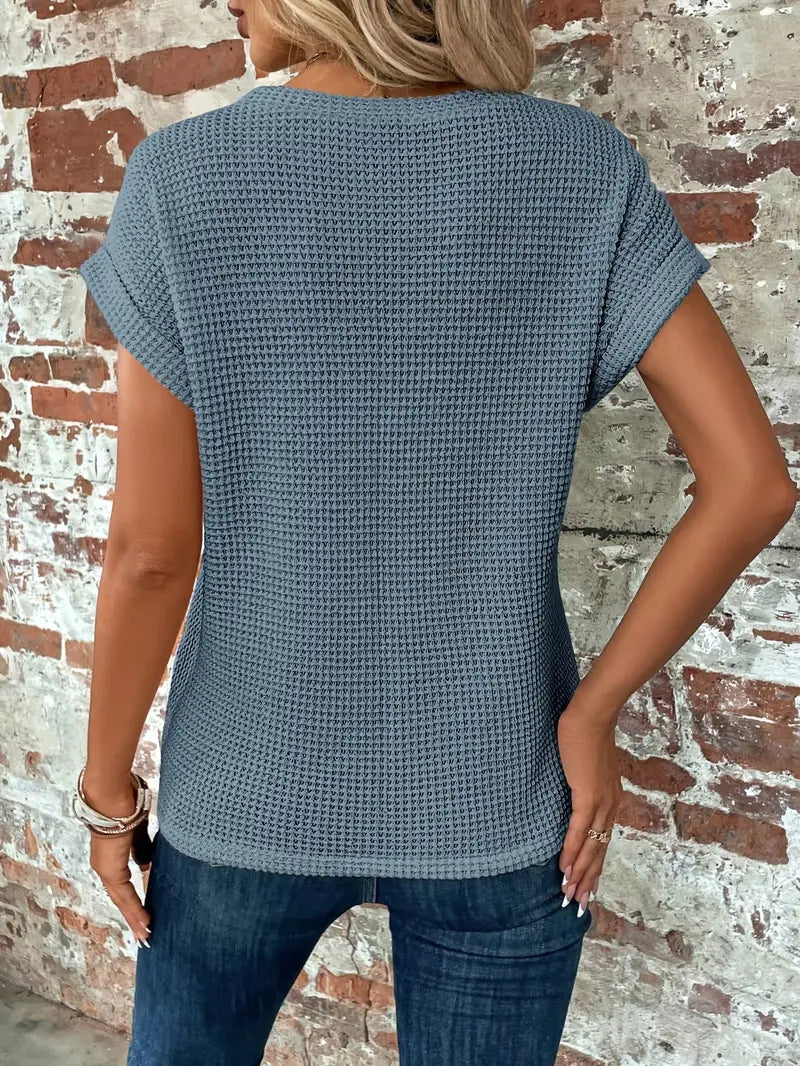 Waffelgestricktes Batwing Soft Light Blue Top mit gedrehtem Saum