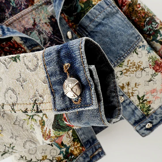 Damen-Jeansjacke mit Blumenmuster