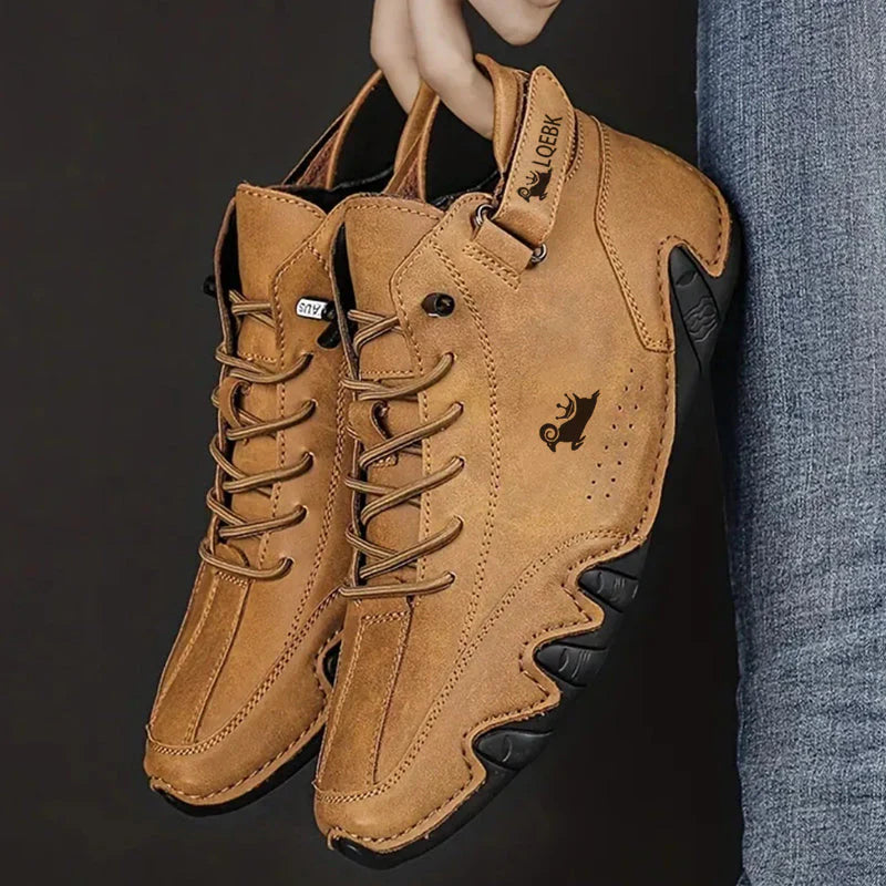 Bequeme orthopädische Wanderschuhe aus Leder