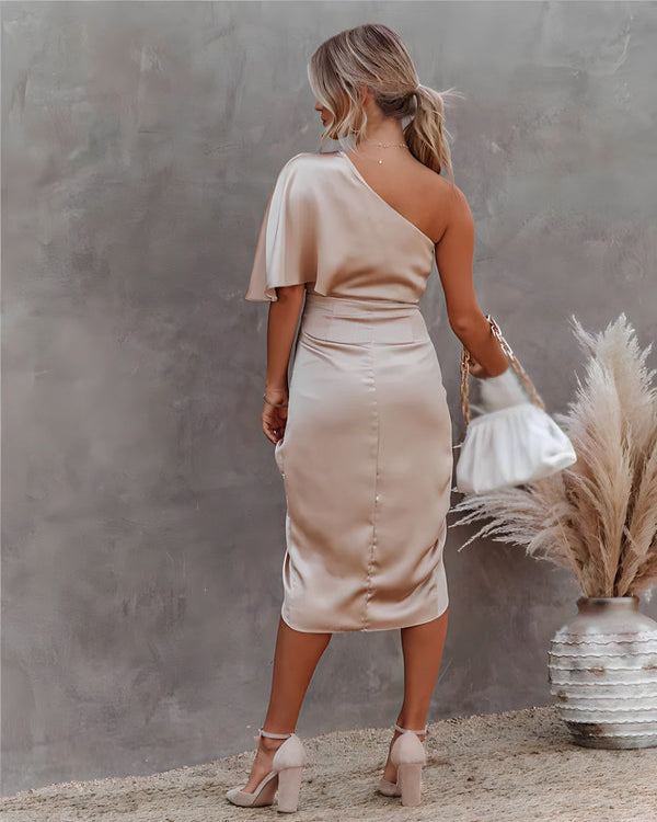 Satin-Midikleid mit One-Shoulder-Design und eleganten Rüschen
