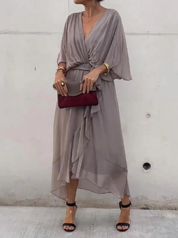Elegantes Kleid mit V-Ausschnitt