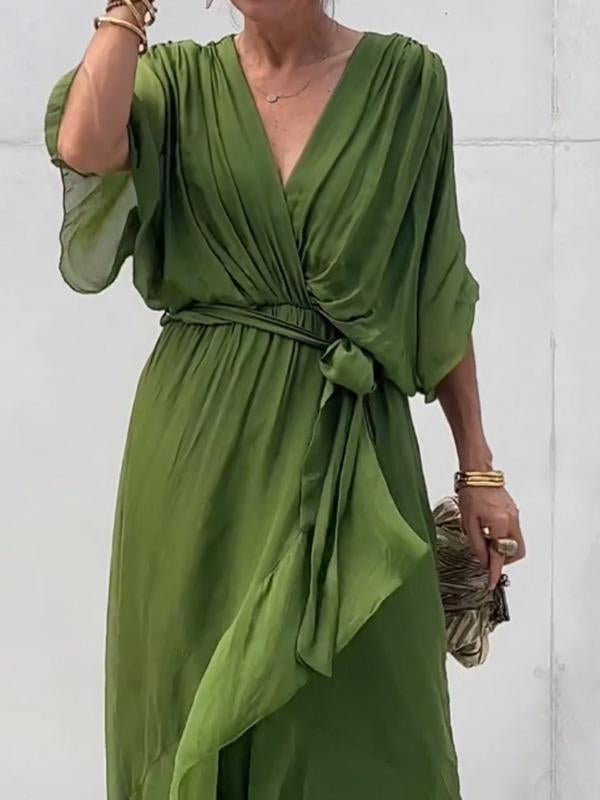 Elegantes Kleid mit V-Ausschnitt