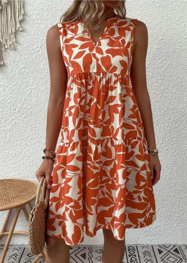 Elegantes Sommerkleid mit V-Ausschnitt und femininer Silhouette