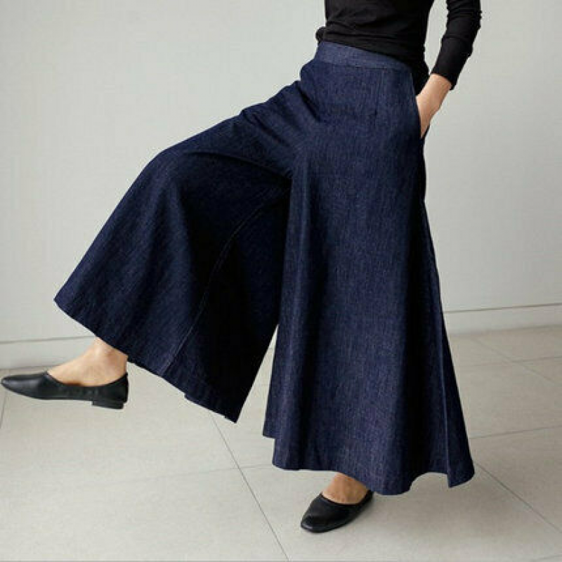 Lockeres Kleid mit V-Ausschnitt und Boho-Charme