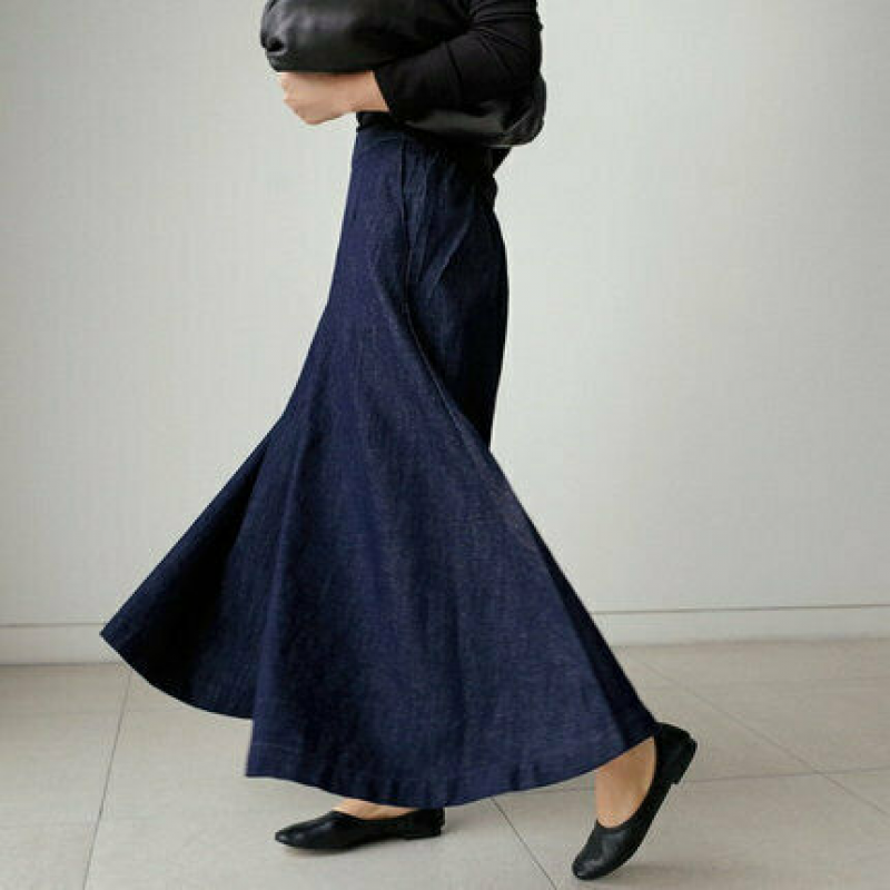 Lockeres Kleid mit V-Ausschnitt und Boho-Charme