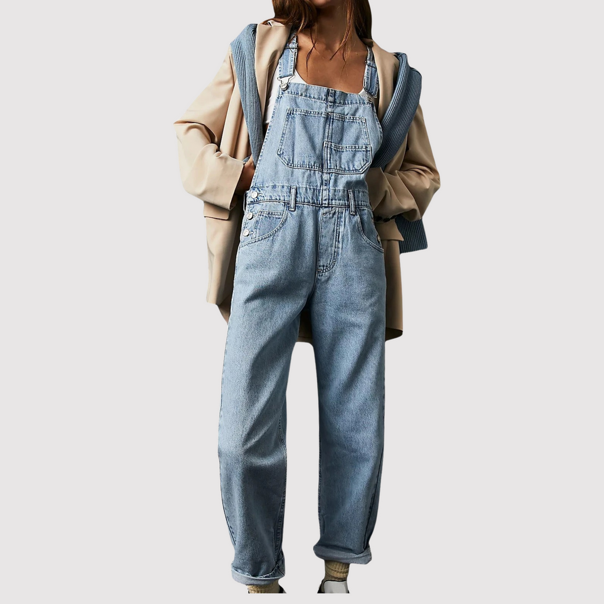 Denim Latzhose für Damen mit lässigem Cool-Vibe
