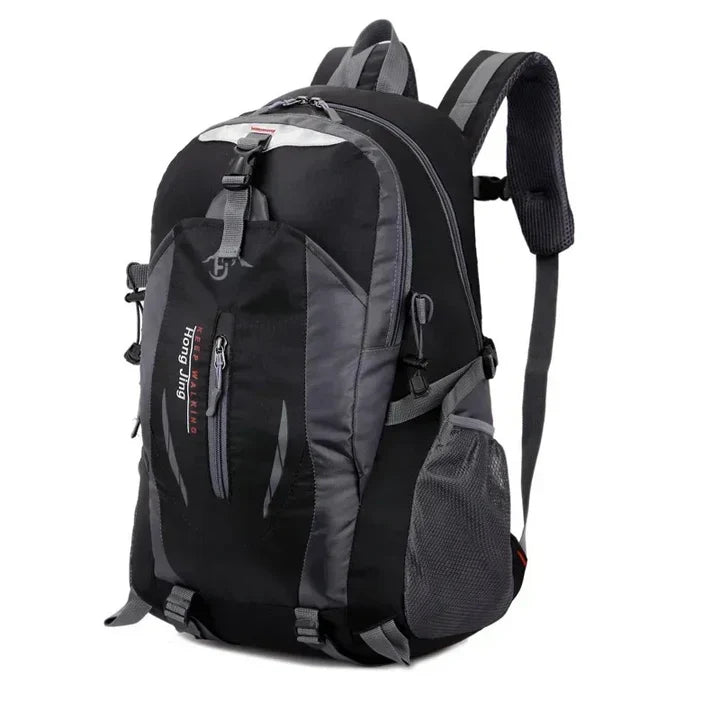 Wasserdichter Outdoor-Reiserucksack mit mehreren Fächern