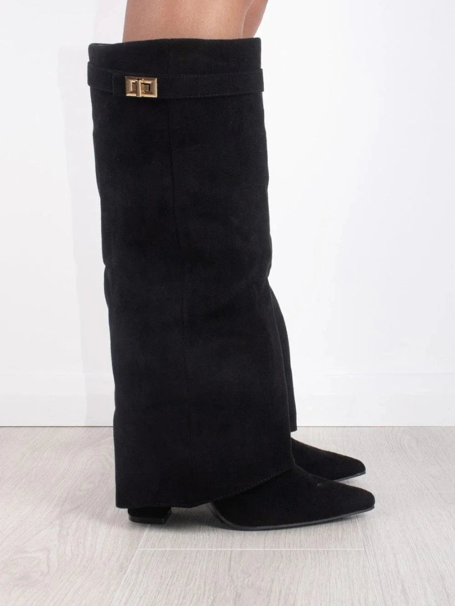 Kniehohe Suède-Stiefel mit Absatz